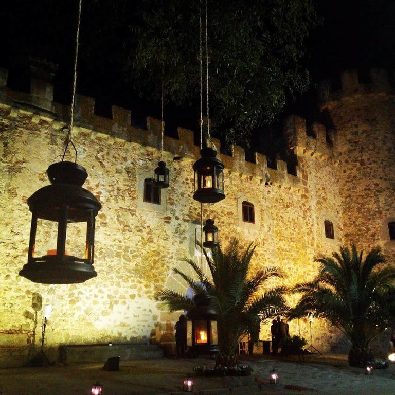 Casa Rural Castillo De Caceres Luaran gambar