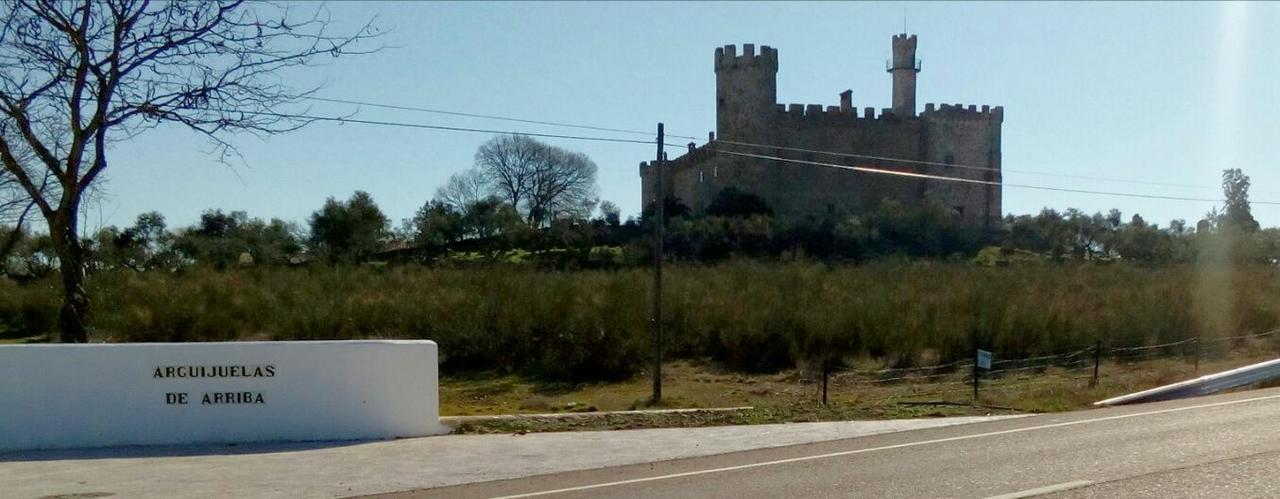 Casa Rural Castillo De Caceres Luaran gambar